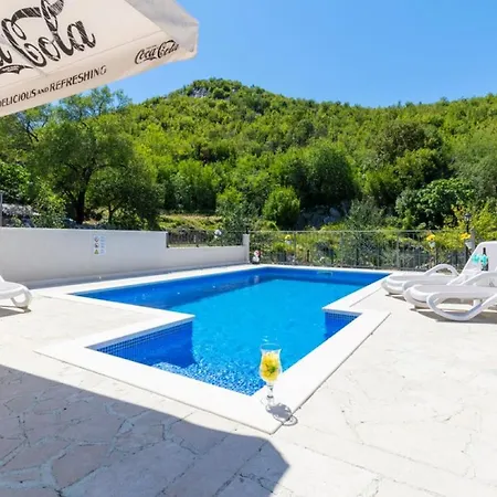 Casa vacanze Jelena With Private Pool Blato na Cetini